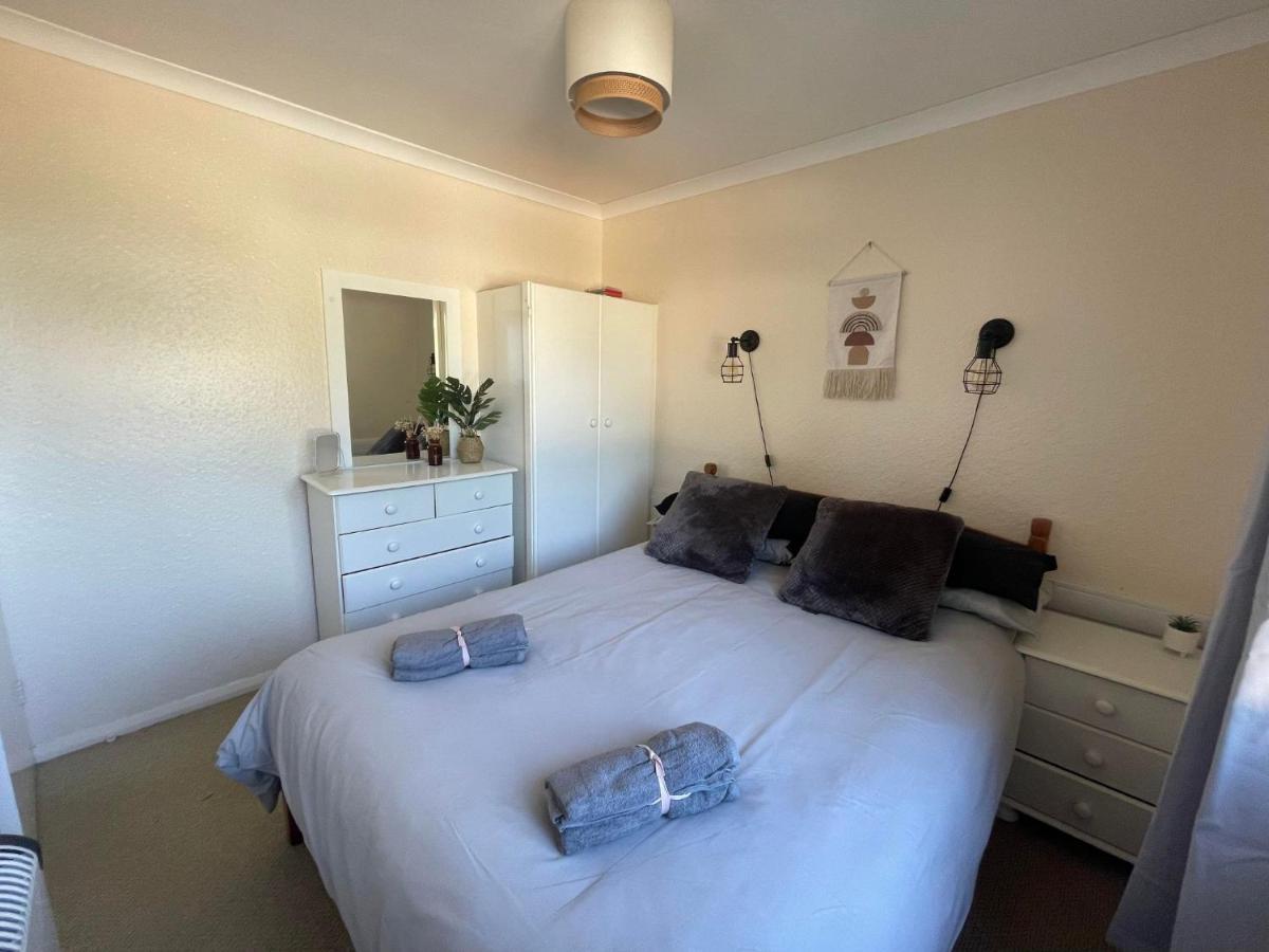 2 Bedroom Holiday Chalet Near Bude Kilkhampton エクステリア 写真